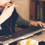 Les jeux vidéo poussent à manger plus