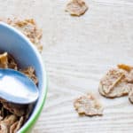 Céréales petit déjeuner complètes pour la tension