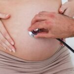 Vitamine B9: compléments recommandés pendant la grossesse