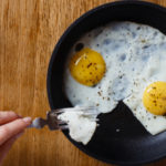 Un petit-déjeuner riche en protéines incite-t-il à manger moins gras le soir?