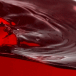 Vin rouge et boissons alcoolisées: les polyphénols font-ils la différence?