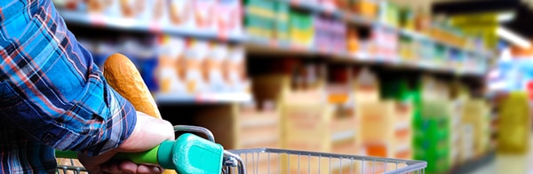 Une nouvelle étude américaine pointe largement du doigt le rôle des supermarchés dans la consommation de junk food, qui caractérise la malbouffe au pays de l’Oncle Sam.