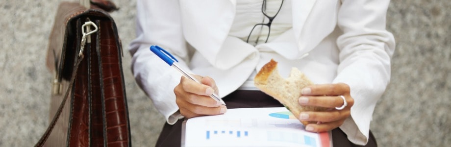 Temps plein et cuisine saine: difficile à concilier pour les mamans?