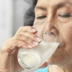 Le lait est-il plus efficace que le lait de soja dans la prévention de l’ostéoporose?