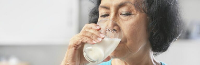 Le lait est-il plus efficace que le lait de soja dans la prévention de l’ostéoporose?