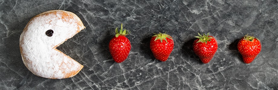 Aardbeien gaan de gevolgen van vet niet tegen