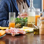 Les bébés sont conscients des indices sociaux des repas
