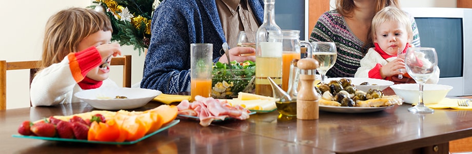 Les bébés sont conscients des indices sociaux des repas