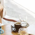 Le café déshydrate: mythe ou réalité?
