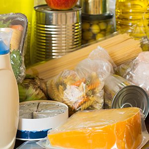 Matériaux en contact avec les aliments: l’EFSA propose une nouvelle évaluation