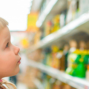 Marketing gericht op kinderen: speelgoed doet niet meer eten