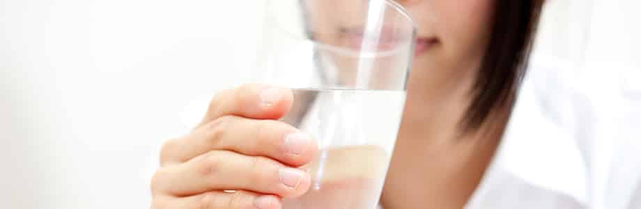S’hydrater en suffisance pour maintenir les fonctions cognitives