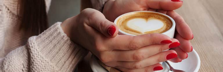 De invloed van het type koffiekopje op de smaak en prijs