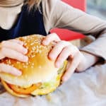 Les stars musicales promotionnent la malbouffe chez les jeunes