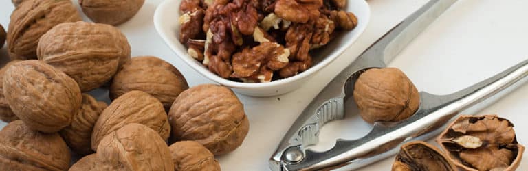Les bienfaits des noix passent aussi par le microbiote