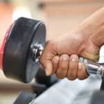 Gagner du muscle en travaillant léger, mais répété