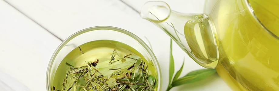 Rhumatismes: et si l&rsquo;on buvait du thé vert?