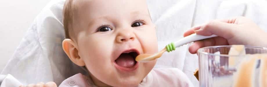 L’introduction d’aliments solides pendant l&rsquo;allaitement préviendrait les allergies