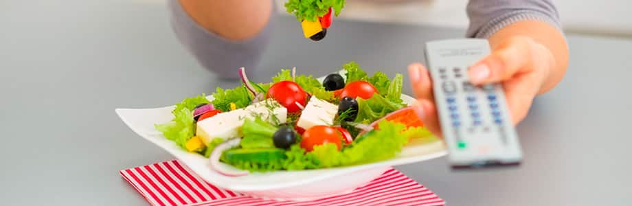 La télévision pollue trop souvent les repas