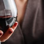 «French Paradox»: le vin rouge agirait aussi sur le microbiote