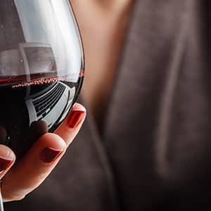 «French Paradox»: le vin rouge agirait aussi sur le microbiote