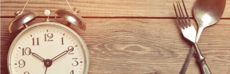 Fréquence et horaire des repas influencent le poids