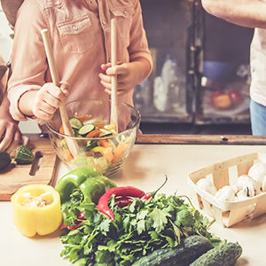 Les familles choisissent des aliments frais
