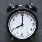 Chrononutrition: manger avant de dormir ferait grossir