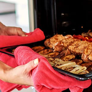 Een oven die alles tegelijk klaarmaakt zonder aanbranden