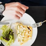 Te snel eten bevordert obesitas en metabool syndroom