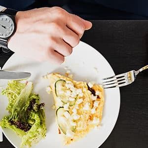 Te snel eten bevordert obesitas en metabool syndroom