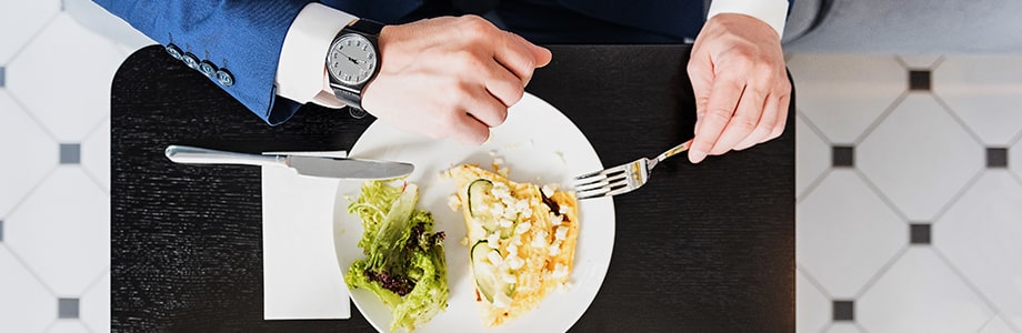 Te snel eten bevordert obesitas en metabool syndroom