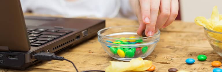 L’impulsivité pousse au snacking chez les adolescents