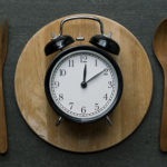 Regarder l’horloge plutôt que les calories pour maigrir