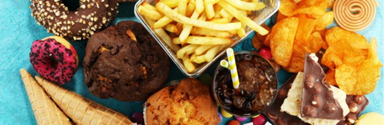 Aliments ultra-transformés et mortalité : plus que le sucre
