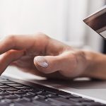 Achats en ligne : plus de dépenses, mais moins de sucreries