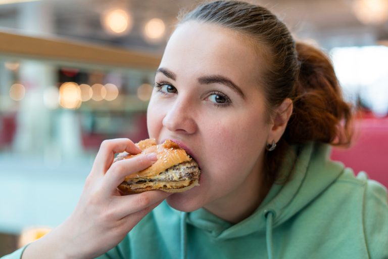 Les aliments ultra-transformés associés à plus de démence