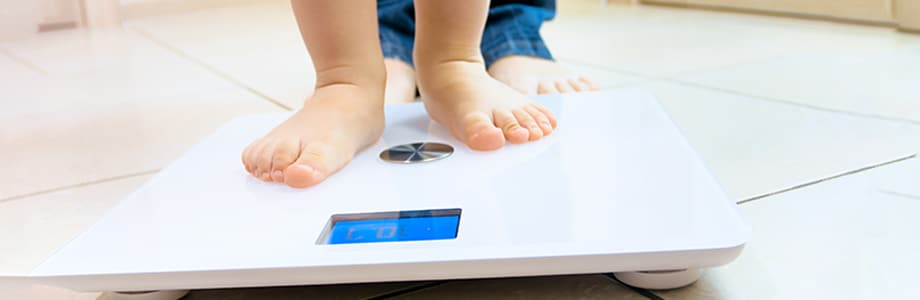 Des polluants associés à une obésité à risque chez l’enfant