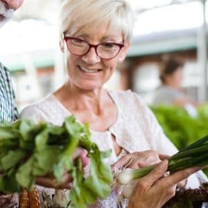 Végétaliser l’alimentation des séniors : jusqu’où ?